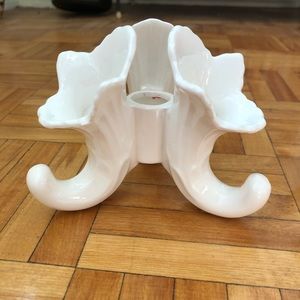 2 white triple cornucopia